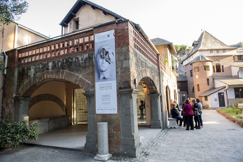 Mostra di sculture ed installazioni in in porcellana